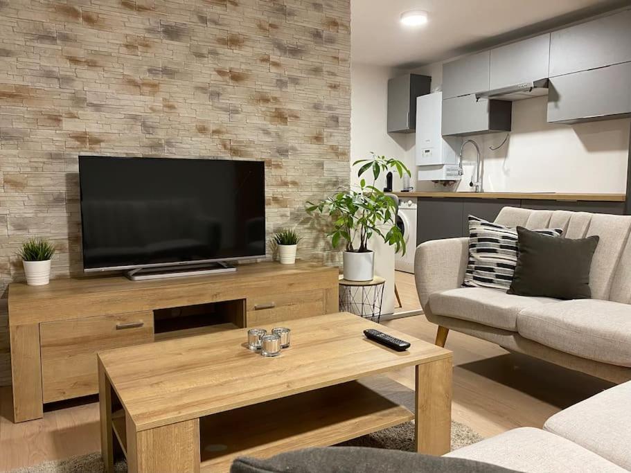 Garden House Apartment โรด์นิเช นาด ลาเบม ภายนอก รูปภาพ